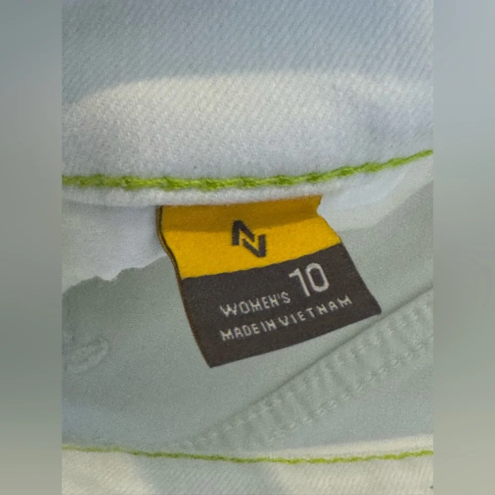 Eddie Bauer Women's Stretchy White Ankle Jeans 10 - Picture 8 of 8